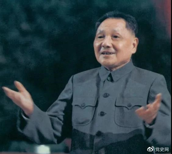 在1978年2月24日至3月8日召開的全國政協(xié)五屆一次會議上，鄧小平當(dāng)選為全國政協(xié)主席。