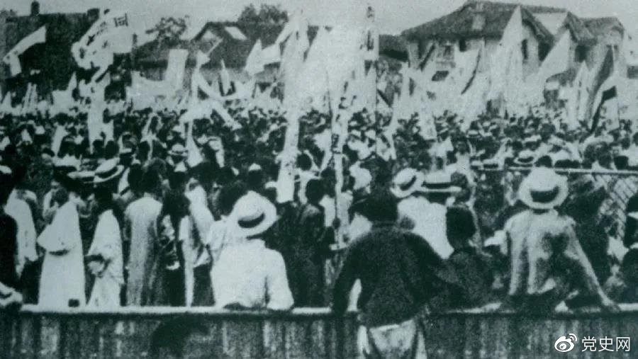 1925年5月30日，上海爆發(fā)了反帝愛(ài)國(guó)的五卅運(yùn)動(dòng)，掀起了全國(guó)范圍大革命高潮。